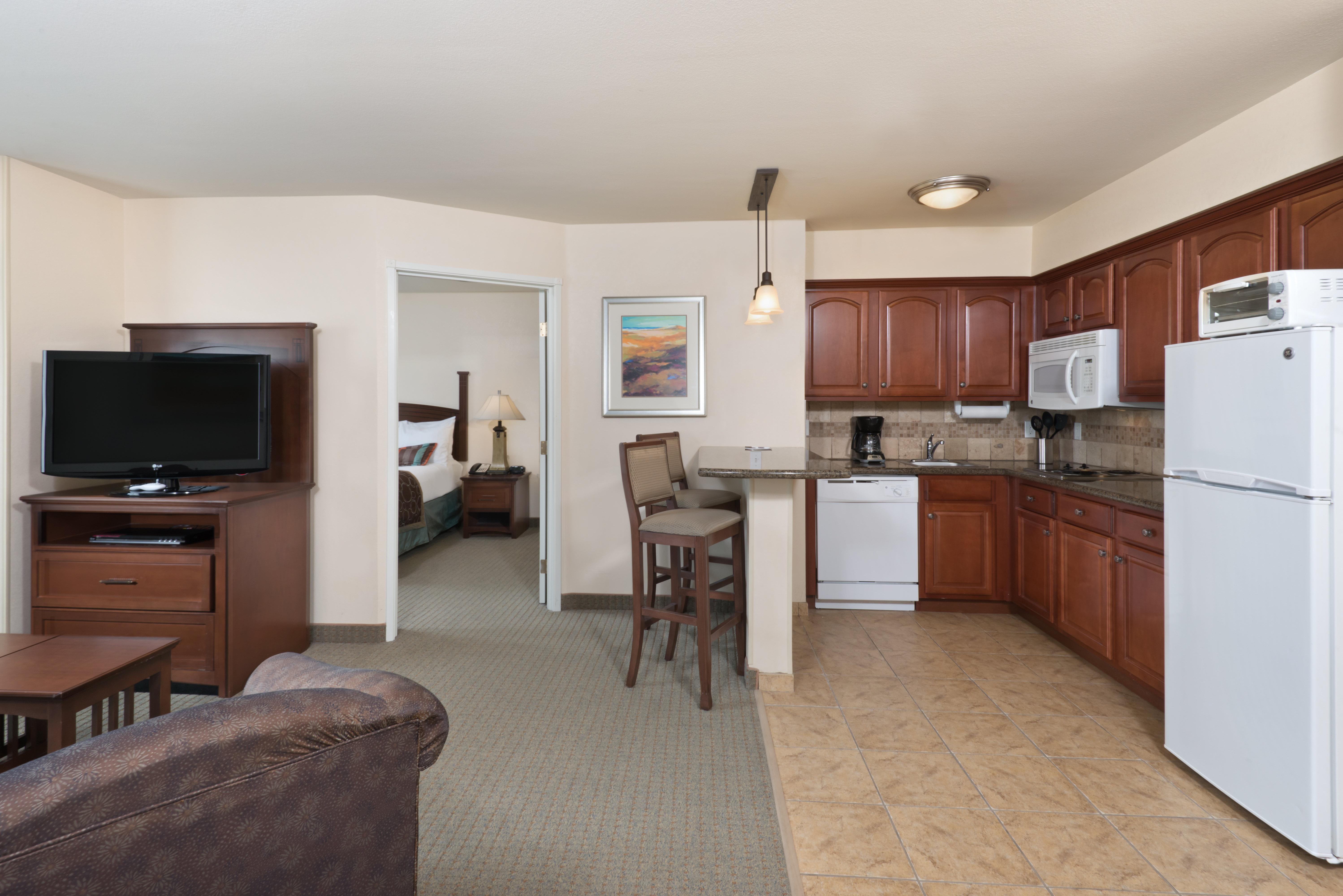Staybridge Airport By Ihg Hotel