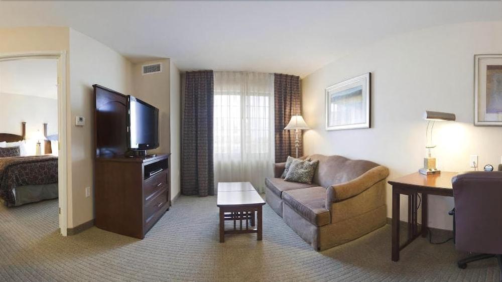 Staybridge Airport By Ihg 3* Tucson