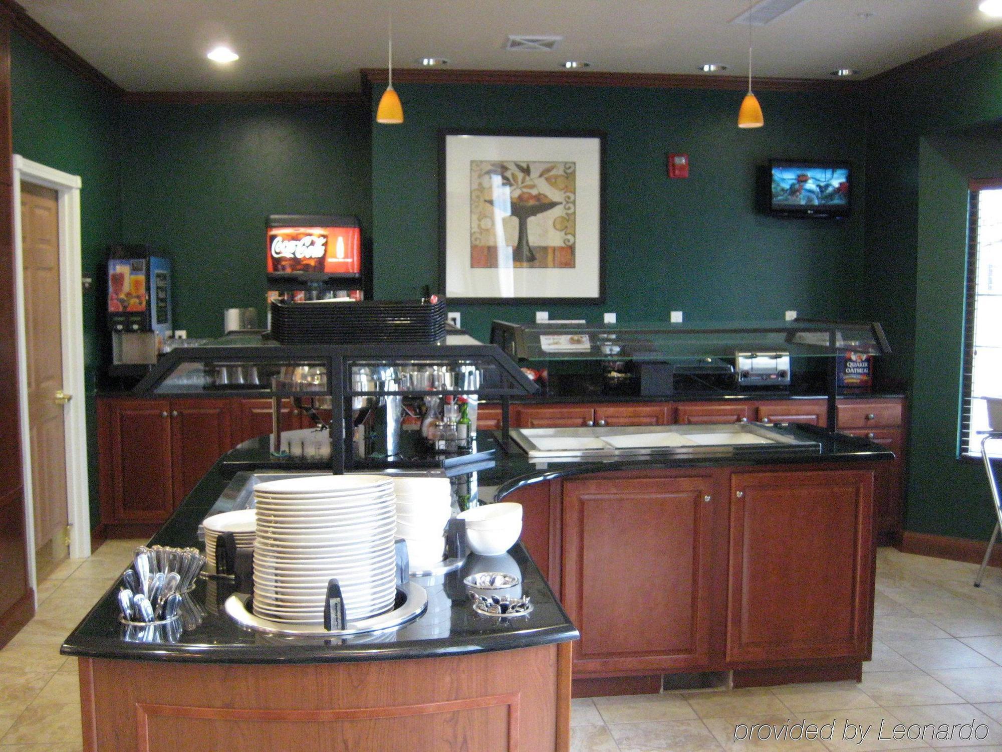 Staybridge Airport By Ihg Hotel 3*