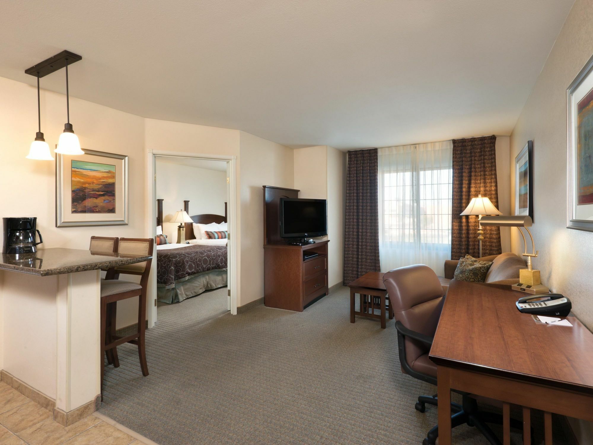 Staybridge Airport By Ihg 3*